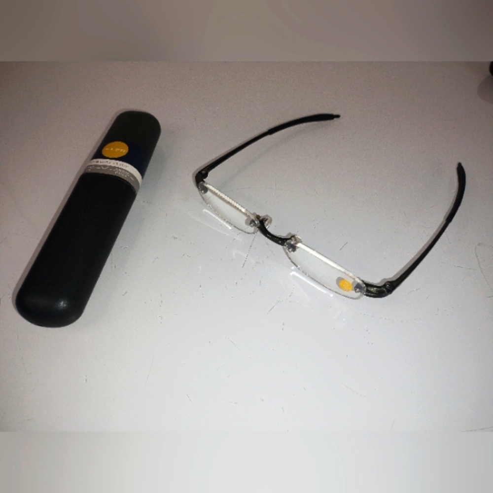 Bundle 3 🎉 Items $10-Visualities Rimless Reading Glasses Unisex  +1.75